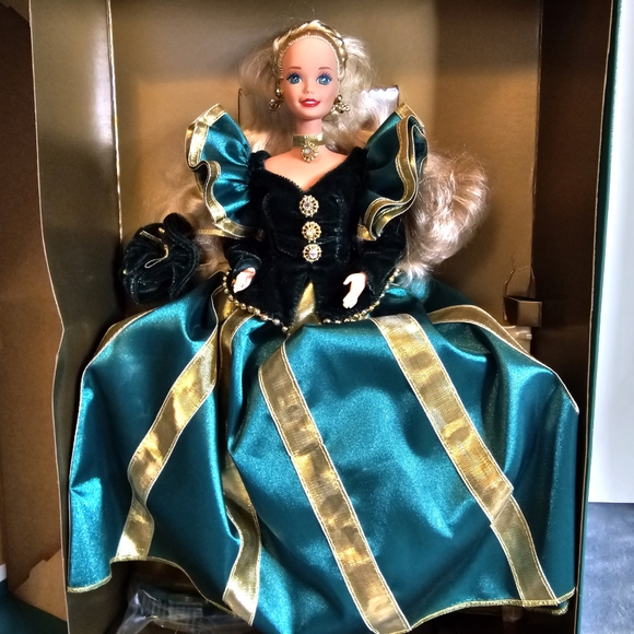 2fer Barbie Winter Princess Collection - Evergreen Princess, Winter Princess - Picture 4 of 7